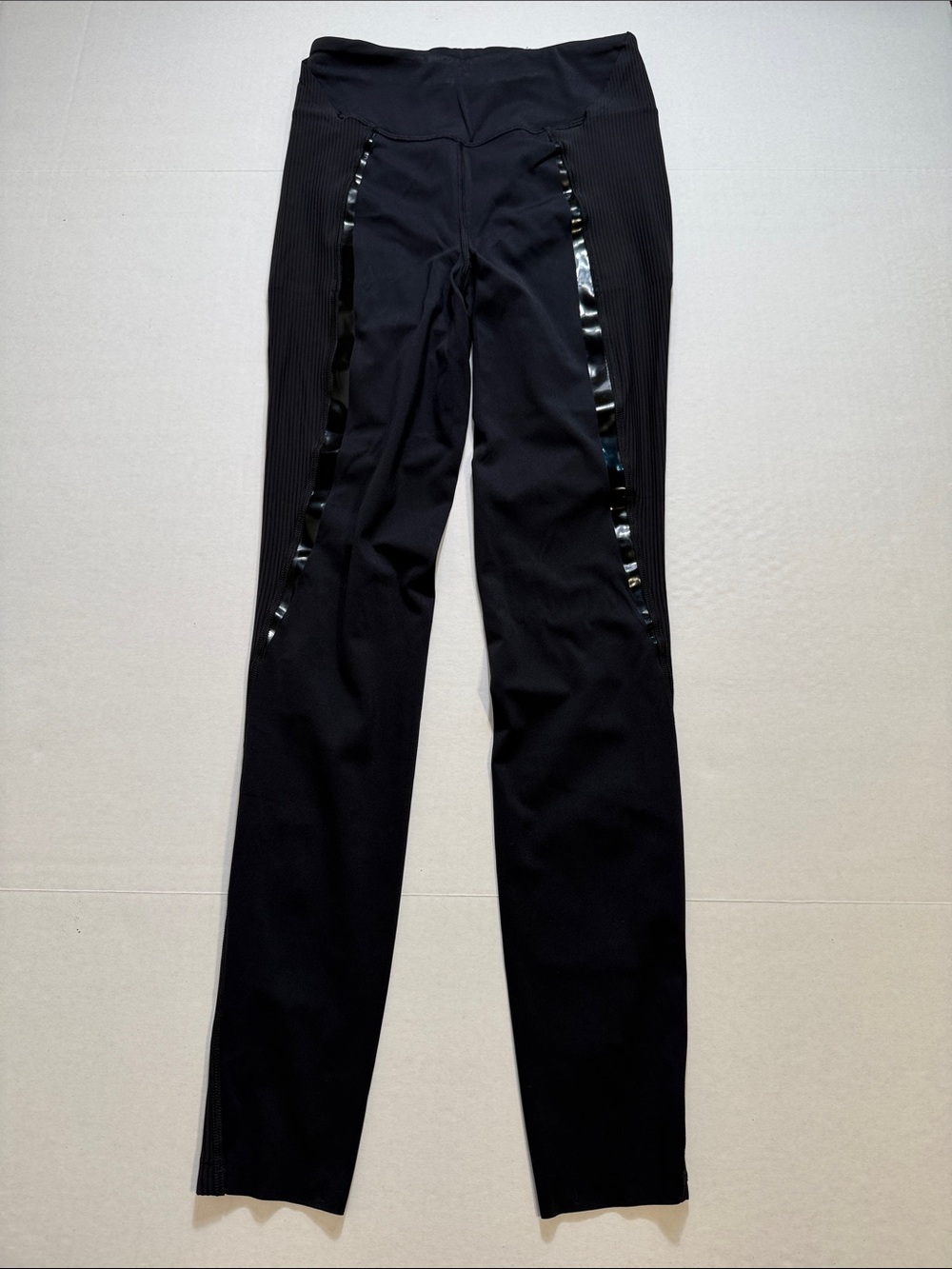 Lululemon Gloss Trim Run Super High-Rise Tight 28". 
Style Number: W5DBNS